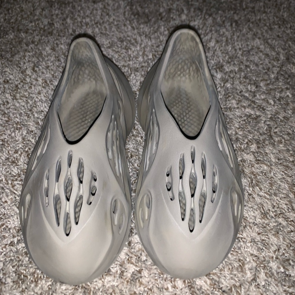 Yeezy Foam Runner Grey